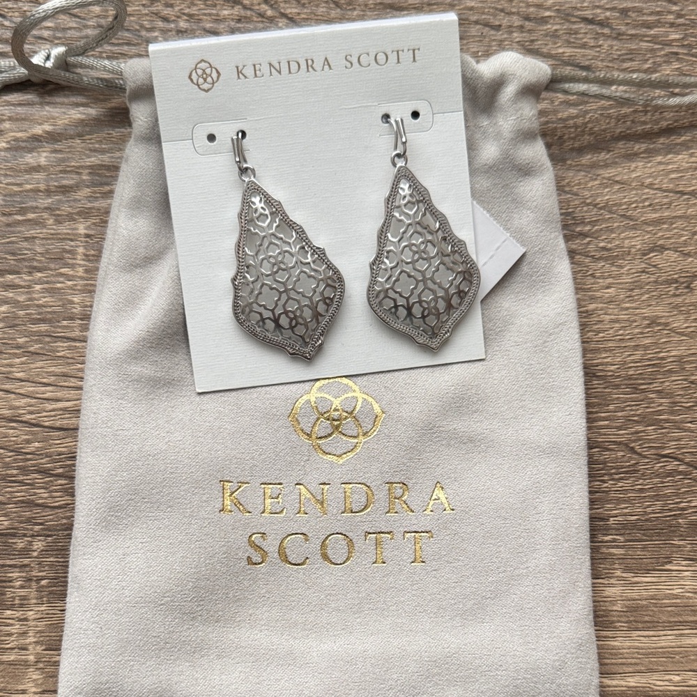 Kendra Scott Addie Silver Drop Earrings in Silver Filigree Mix